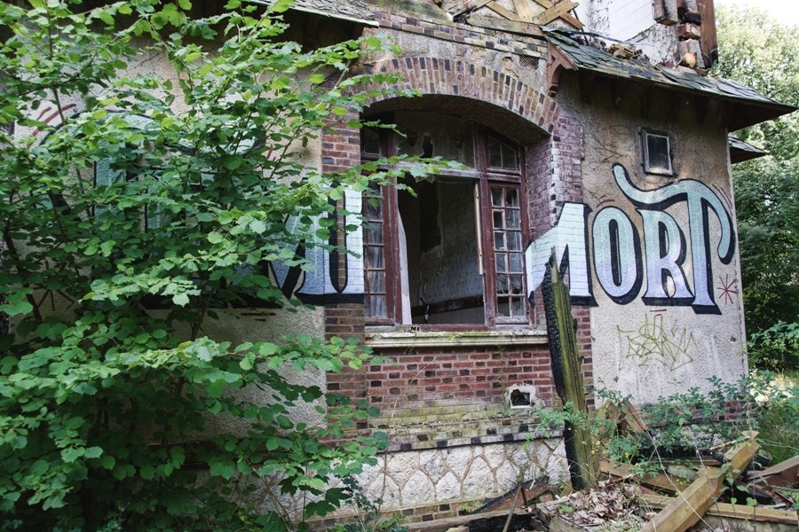 L'hôpital au château brûlé