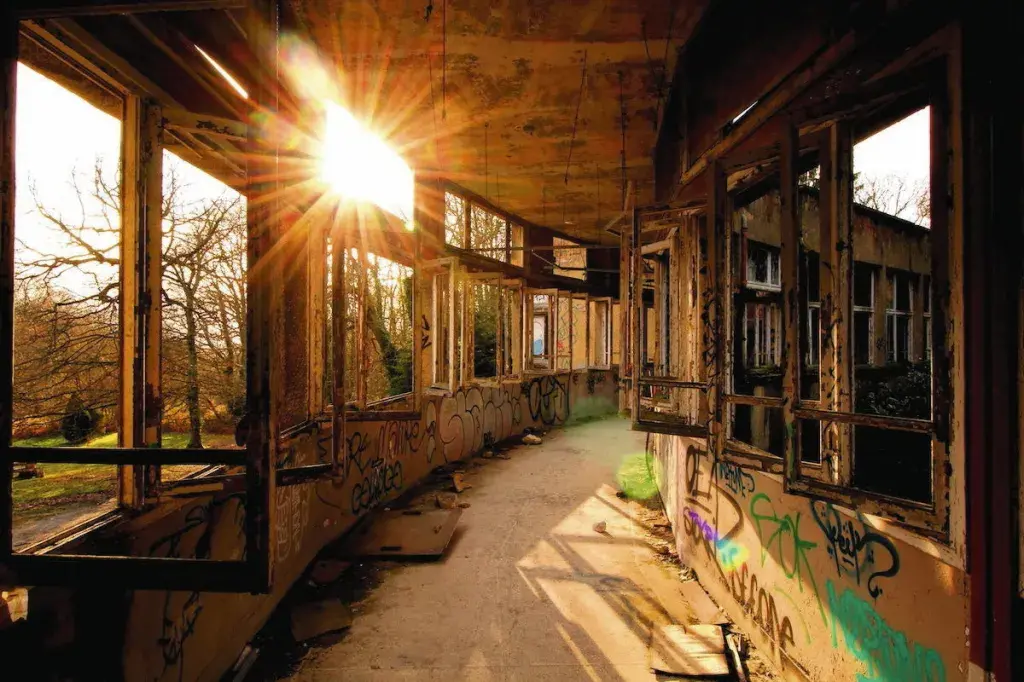 dans le couloir d'un sanatorium proche de Paris